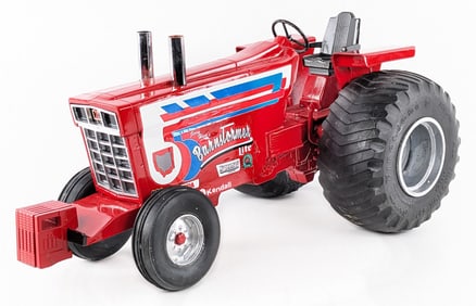 Custom 1/8 Scale "Barnstormer" IH Pulling Tractor