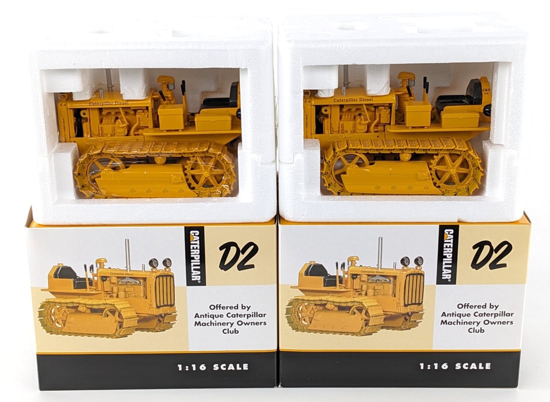 (2) 1/16 SpecCast Caterpillar D2 Track-Type Tractor (1 of 16)