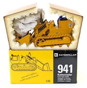 1/24 NZG Caterpillar 941 Track-Type Loader w/ Metal Tracks