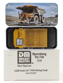1/125 Die-Cast Masters CAT 793F Mining Truck