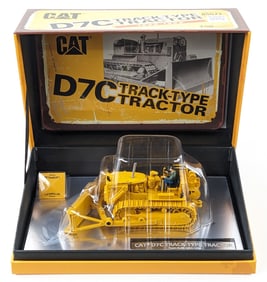 1/50 Die-Cast Masters CAT D7C Track-Type Tractor w/ Blade & Umbrella