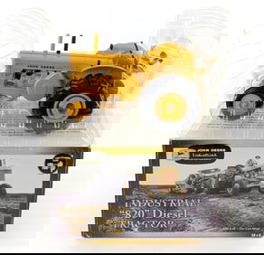 1/16 Ertl John Deere Industrial 820 Diesel Tractor