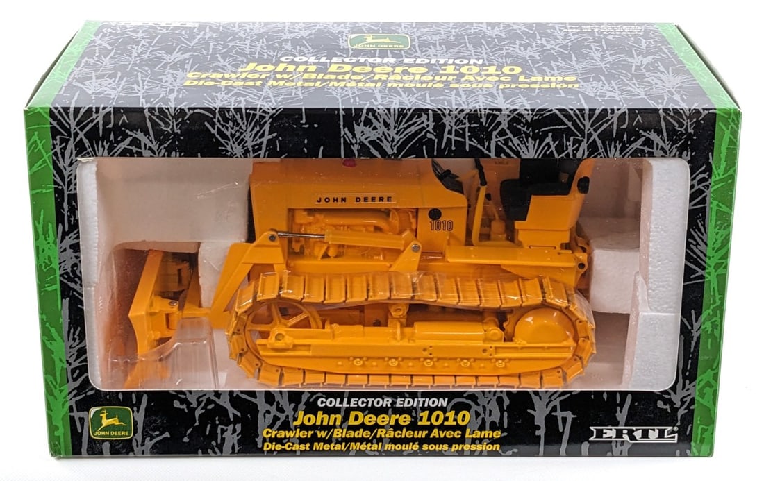 1/16 Ertl John Deere 1010 Crawler With Blade: 1/16 Ertl John Deere 1010 industrial crawler with blade. Collector's Edition. Good condition new in the box.