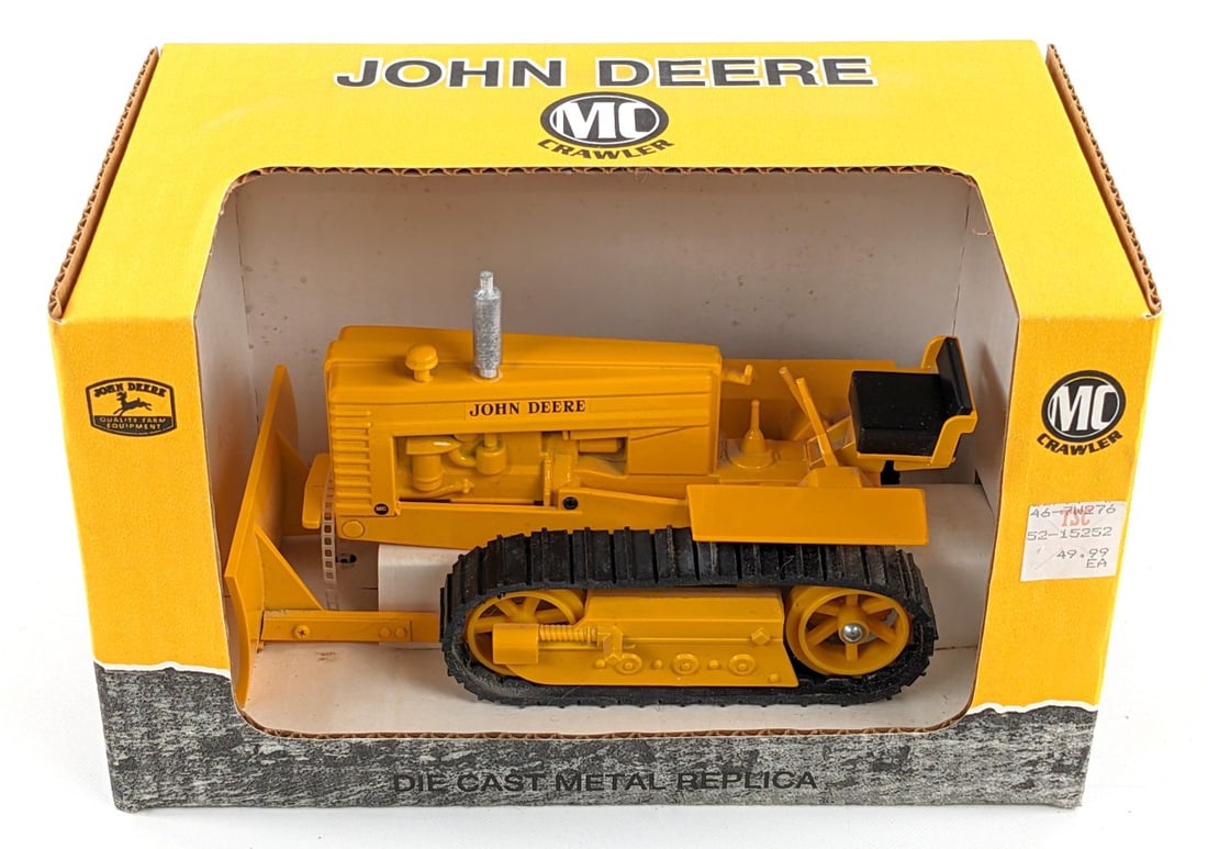 1/16 SpecCast John Deere MC Crawler with Rubber Tracks (1 of 7)