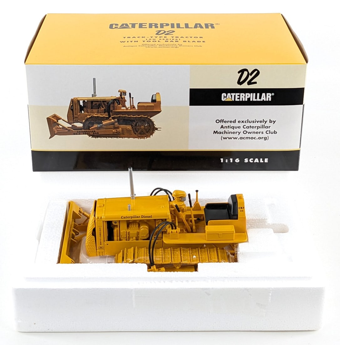 1/16 SpecCast CAT D2 Track-Type Tractor w/ Tool Bar Blade (1 of 10)