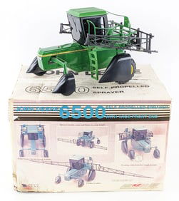1/16 KZCO John Deere 6500 Self-Propelled Sprayer w/ Wide Front