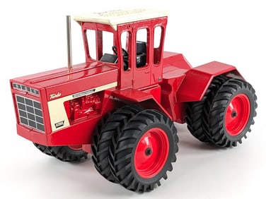 1/16 Scale Models International 4366 4wd Tractor