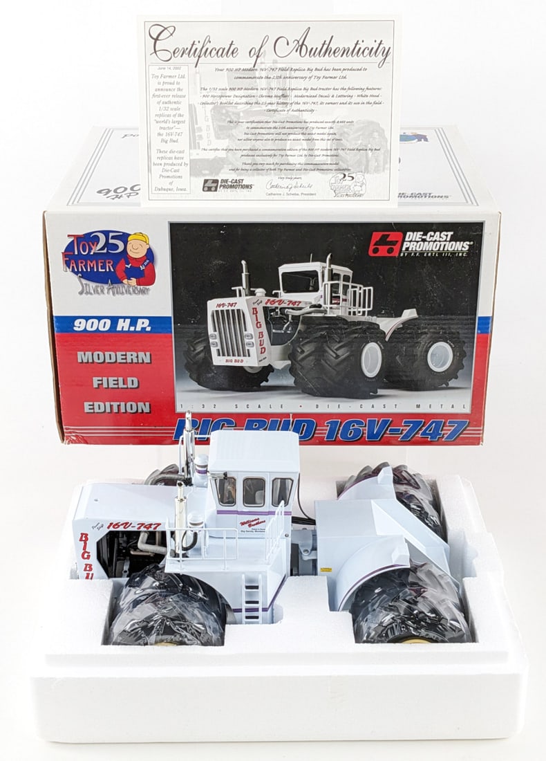 1/32 Die-Cast Promotions Big Bud 16V-747 Tractor 900H.P. Modern Field Edition: 1/32 Die-Cast Promotions Modern Field Edition Big Bud 16V-747 900H.P. The tractor is new in the box / never displayed. Comes with the certificate of authenticity and Big Bud 747 booklet. The box has m