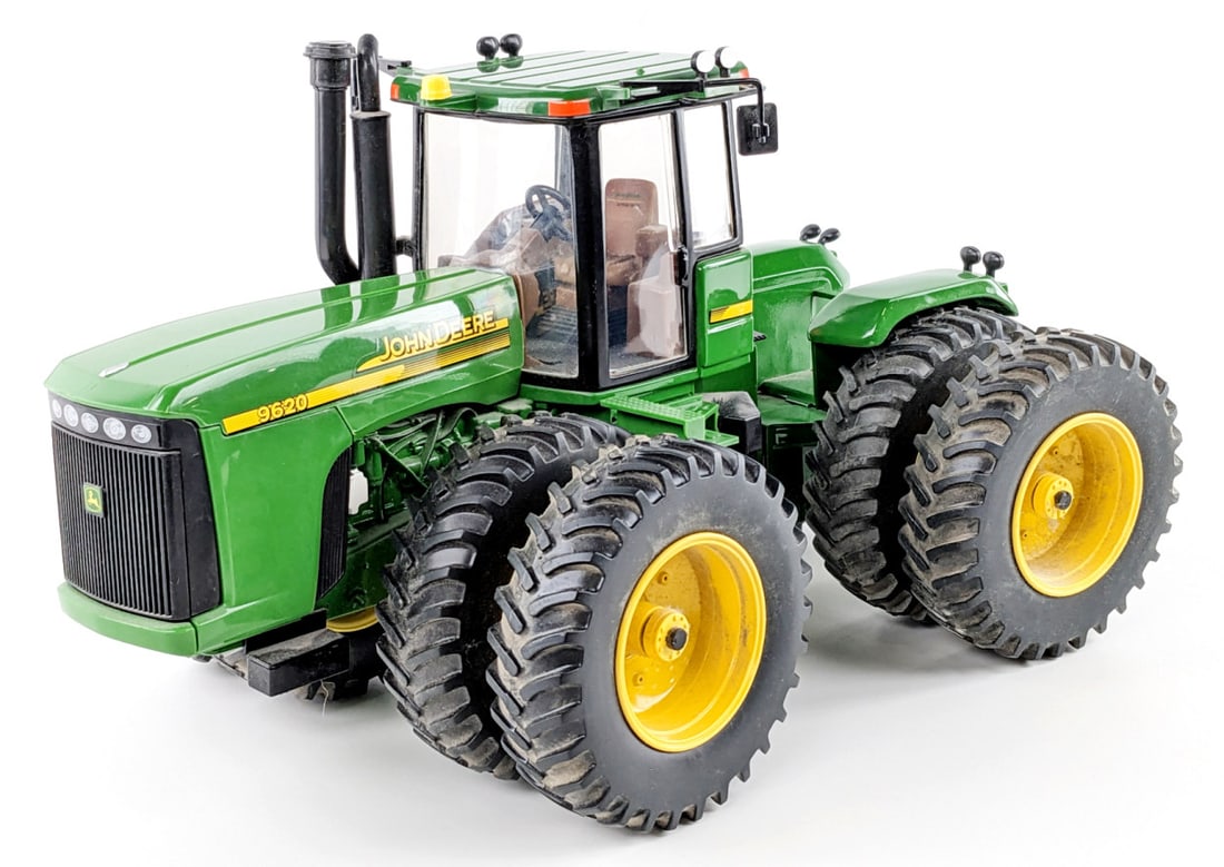 1/16 Ertl John Deere 9620 4wd Tractor (1 of 10)