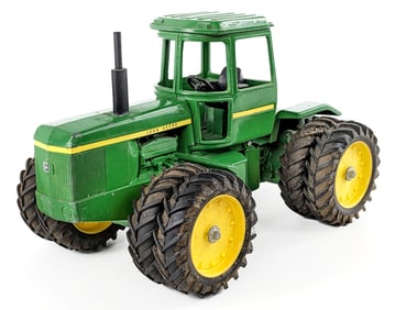 1/16 Ertl John Deere 8630 4wd Tractor