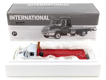 1/34 First Gear Miller Industries International 4400 Series Slide Back Carrier Truck