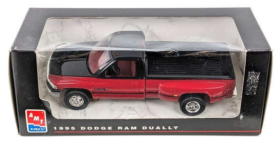 1/25 AMT / Ertl 1995 Dodge Ram Dually Pickup Truck