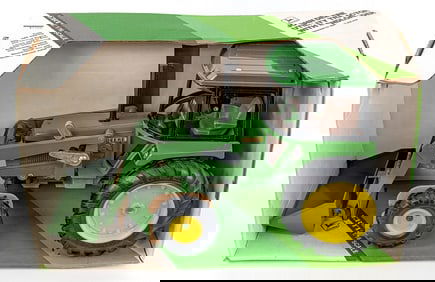 1/16 Ertl John Deere Utility Tractor w/ Loader