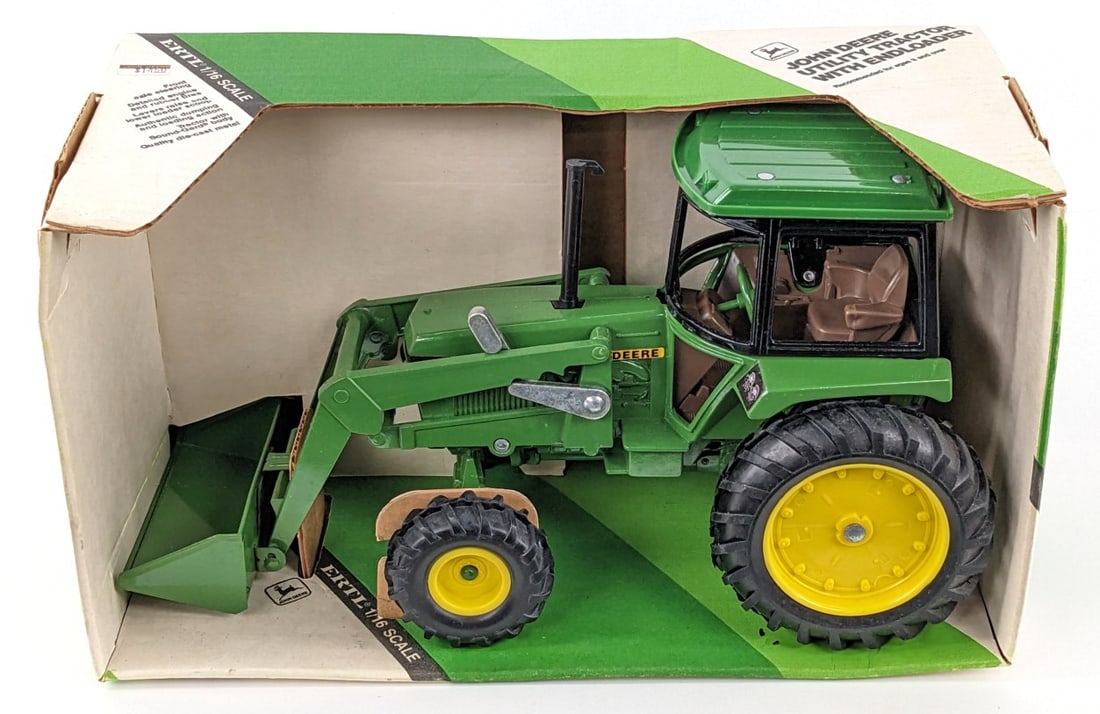 1/16 Ertl John Deere Utility Tractor w/ Loader (1 of 7)