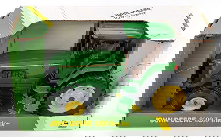 1/16 Ertl John Deere 8200 Tractor