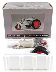 1/16 SpecCast Silver King Model "41" 3-Wheel Tractor w/ Continental Engine