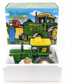 1/16 Ertl John Deere 4520 Tractor w/ Cab 2001 Toy Farmer