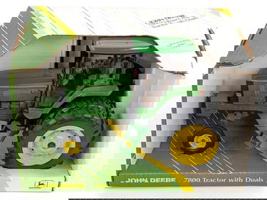 1/16 Ertl John Deere 7800 Tractor w/ Duals