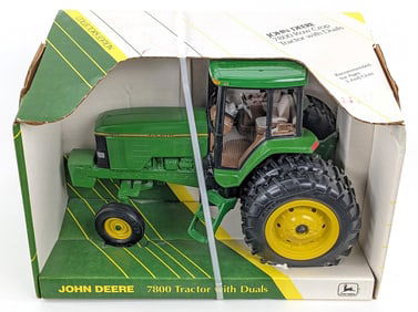 1/16 Ertl John Deere 7800 Row Crop Tractor w/ Duals