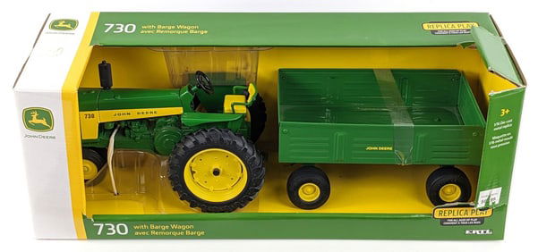 1/16 Ertl John Deere 730 Narrow Front Tractor w/ Barge Wagon