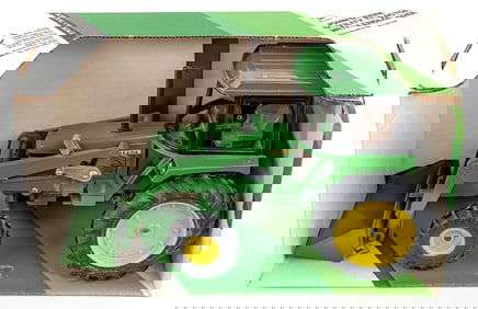 1/16 Ertl John Deere Utility Tractor with Loader