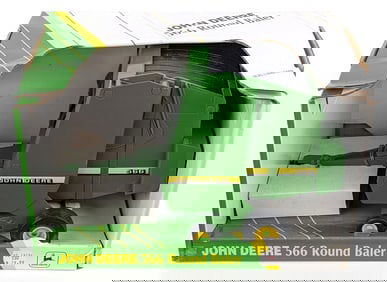 1/16 Ertl John Deere 566 Round Baler