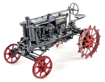 1/16 Ertl McCormick-Deering Farmall F-20 Wide Front Tractor Precision