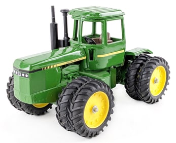1/16 Ertl John Deere 8650 4wd Tractor