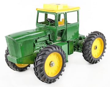 Original 1/16 Ertl John Deere 7520 1-Hole 4wd Tractor
