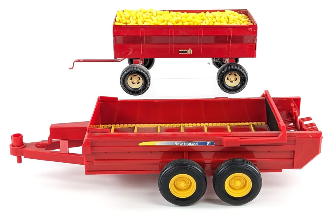 1/16 Ertl New Holland Manure Spreader & Case IH Barge Wagon w/ Corn Load (1 of 12)