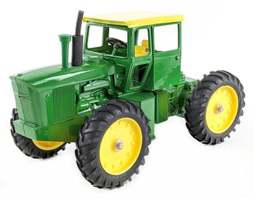 1/16 Ertl John Deere 7520 4wd Tractor