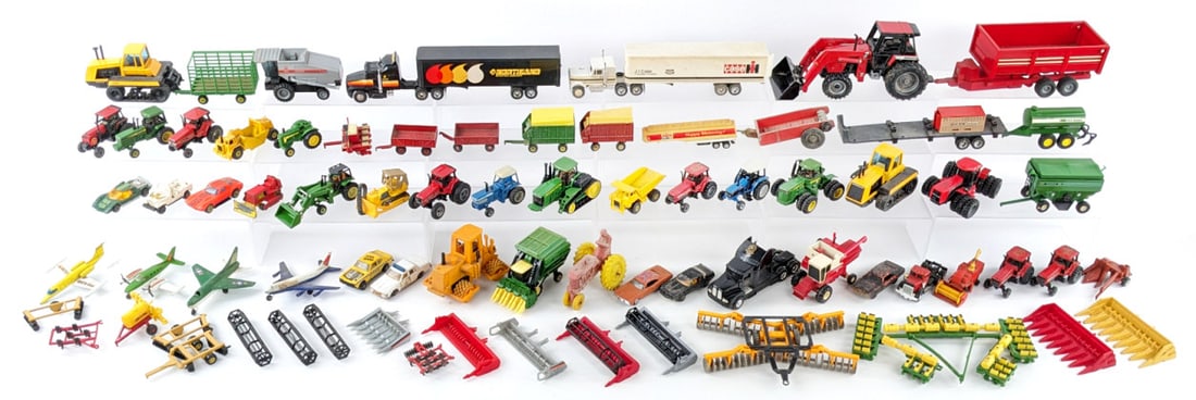 Large Lot of Mixed Scale Farm Toys (1 of 15)