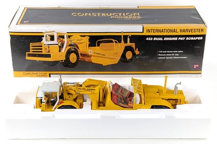 1/25 First Gear International Harvester 433 Dual Engine Pay Scraper