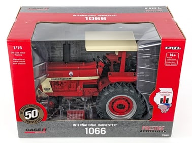 1/16 Ertl International Harvester 1066 Narrow Front Tractor w/ Canopy