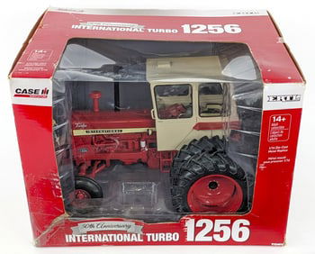 1/16 Ertl International Farmall 1256 Tractor w/ Cab & Duals