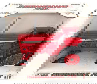 1/16 Ertl International 756 Wide Front Tractor