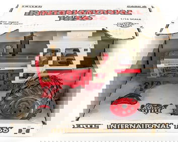 1/16 Ertl International 1456 Golden Demonstrator Tractor w/ Cab