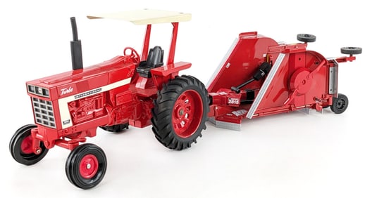 1/16 International 1066 Tractor w/ Canopy & Bush Hog