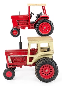 1/16 Ertl International 1466 & International 886 Tractor