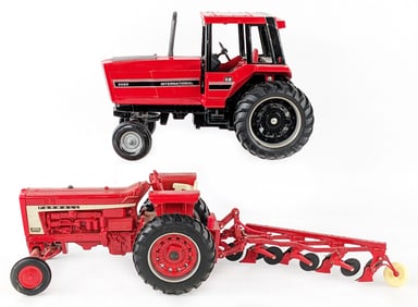 1/16 Ertl Farmall 806 Tractor w/ Plow & International 5088 Tractor