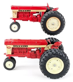 (2) 1/16 Ertl Farmall 560 Narrow Front Tractor w/ Duals