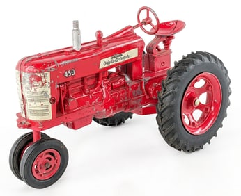 1/16 Ertl Farmall 450 Narrow Front Tractor