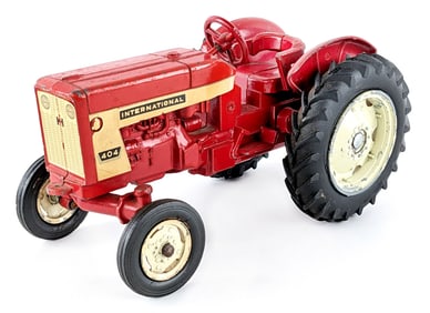 1/16 Ertl International 404 Tractor w/ 3-Point Hitch