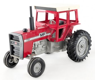 1/16 Ertl Massey Ferguson 1105 Tractor w/ Cab