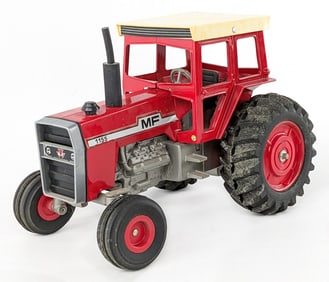 1/16 Ertl Massey Ferguson 1155 Tractor w/ Cab