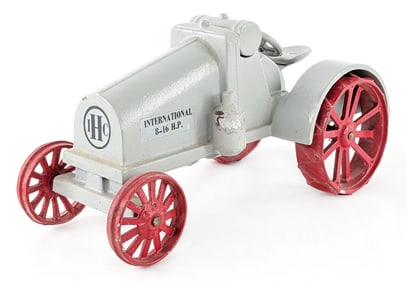 Custom 1/16 International 8-16 H.P. Tractor