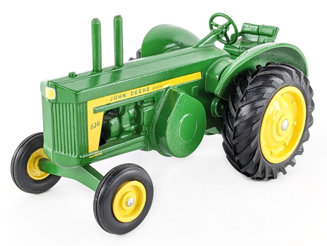 Trumm 1/16 John Deere 820 Tractor (1 of 9)
