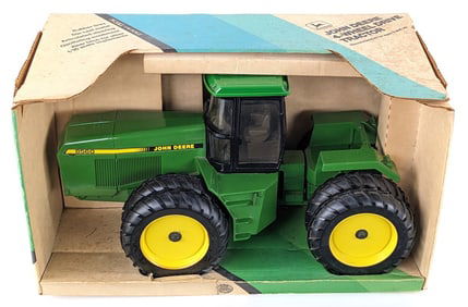 1/16 Ertl John Deere 8560 4wd Tractor