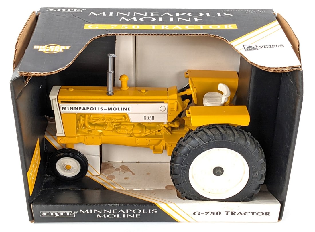 1/16 Ertl Minneapolis-Moline G750 Narrow Front Tractor (1 of 7)