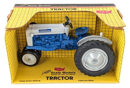 1/16 Scale Models Ford 4000 Narrow Front Tractor